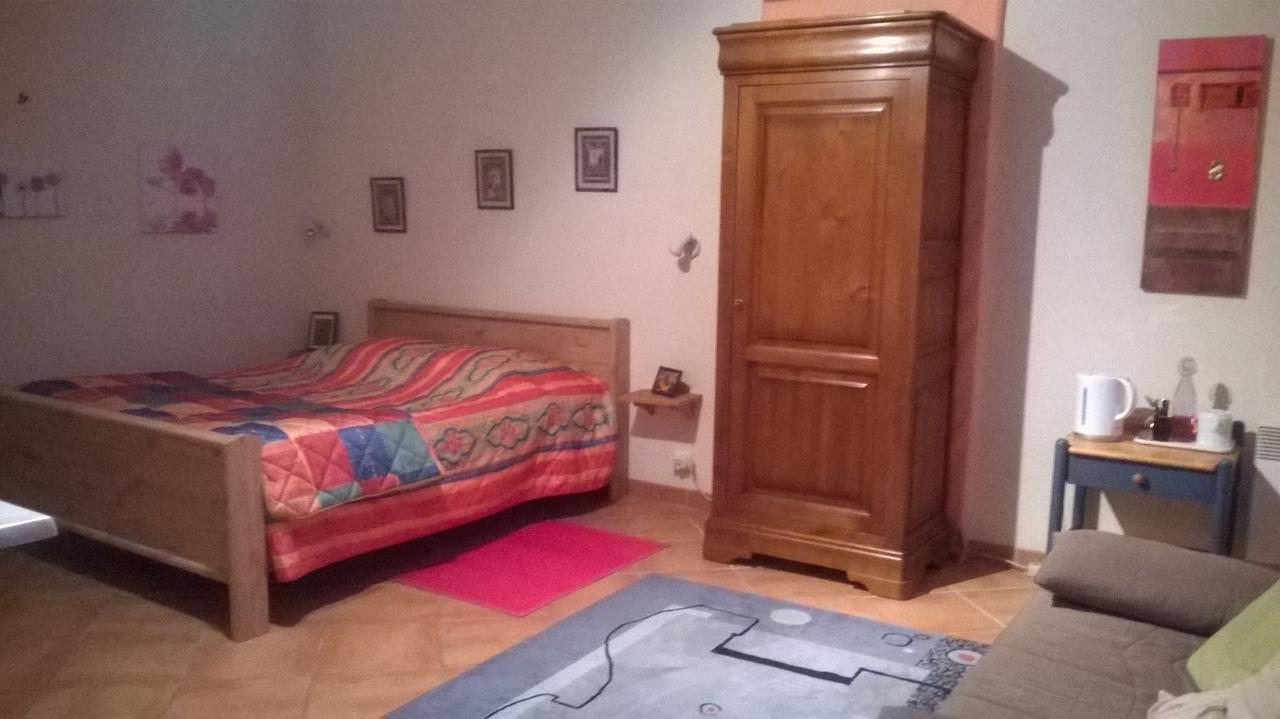 Bed and Breakfast Le Hameau Aux Escargots Bernon Zimmer foto